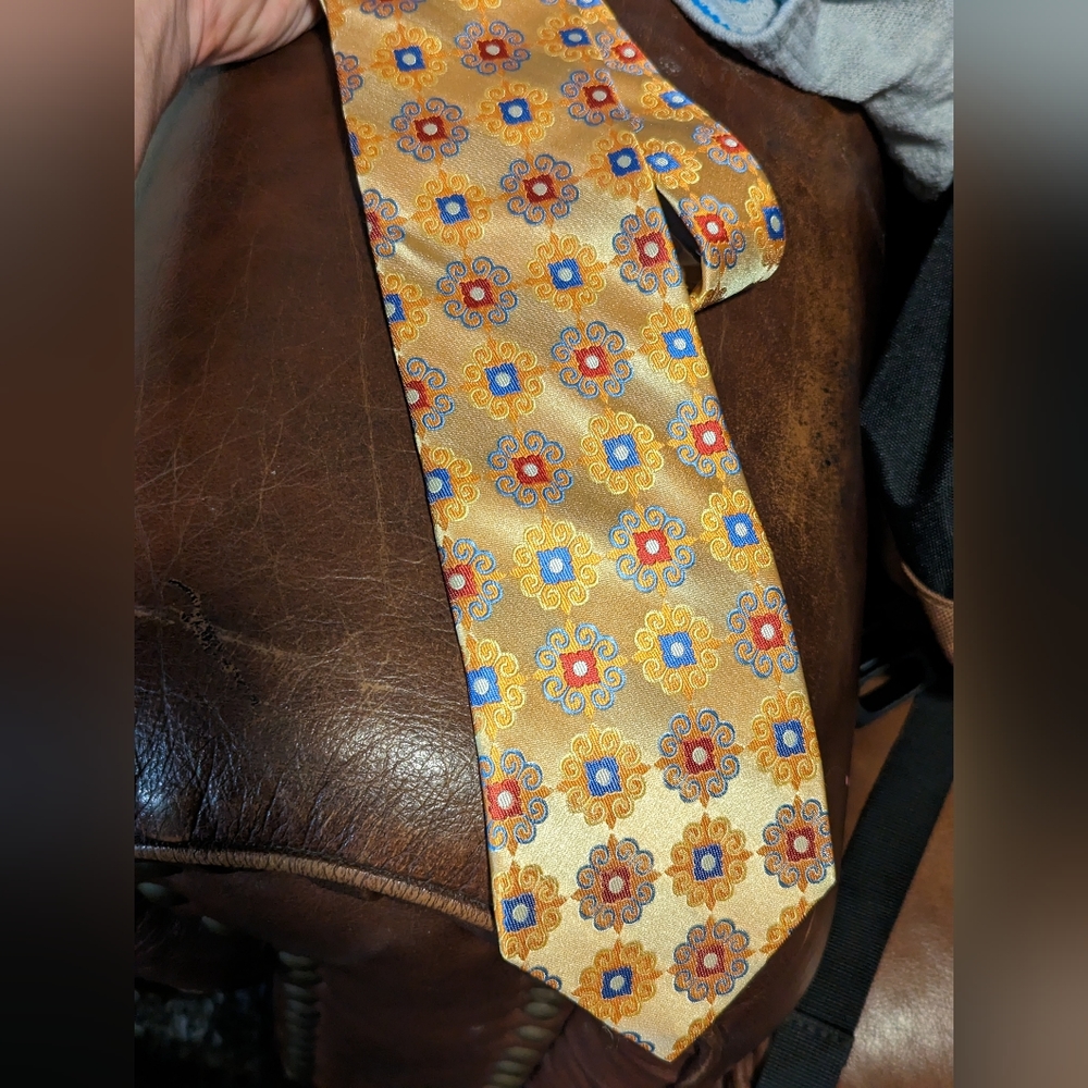 Vintage Golden silky smooth neck tie